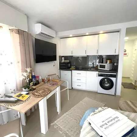 Reel Apartments- Luxury With Swimming Pool. *